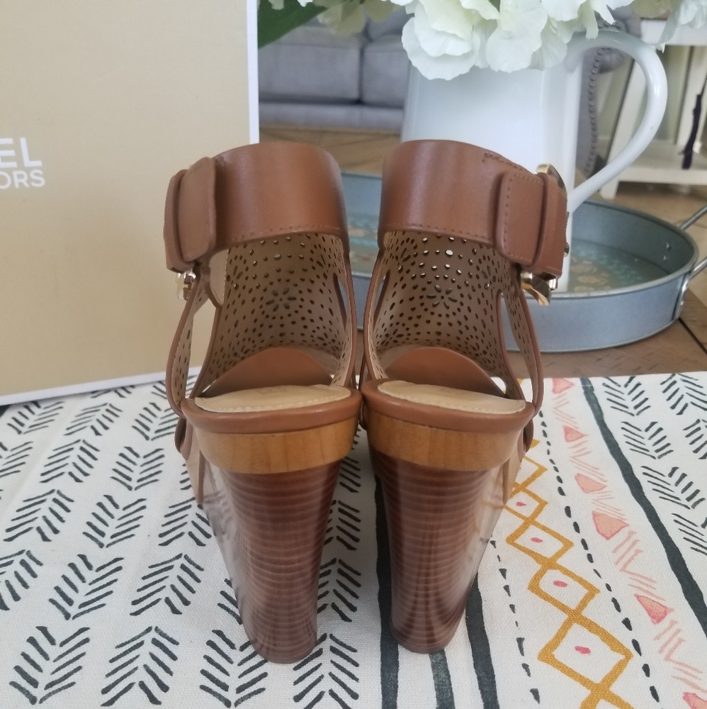 🆕️ Michael Kors Sandal Wedge - Picture 4 of 8